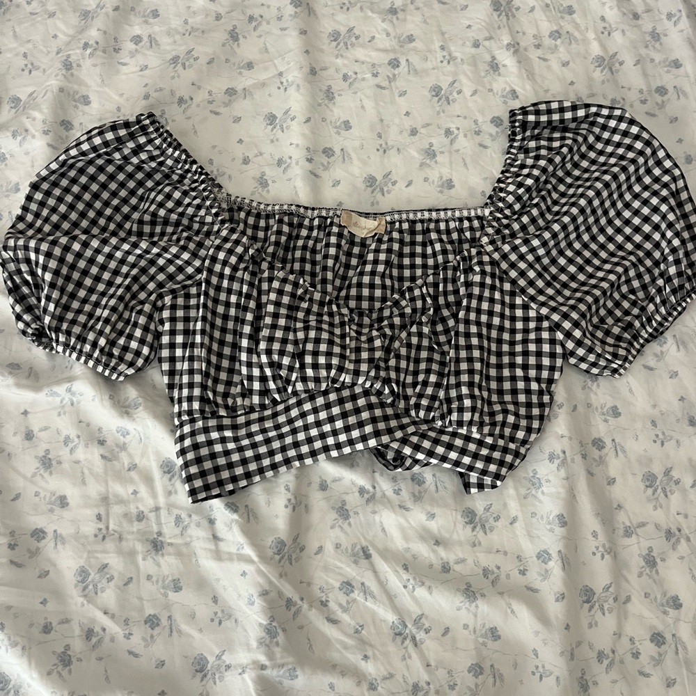Altar'd State Black and White Puff Sleeve Crop Blouse